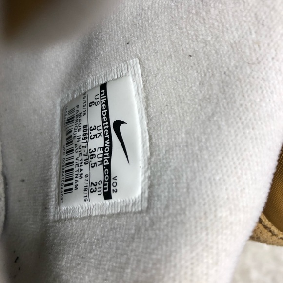 Nike shoes - Picture 6 of 6